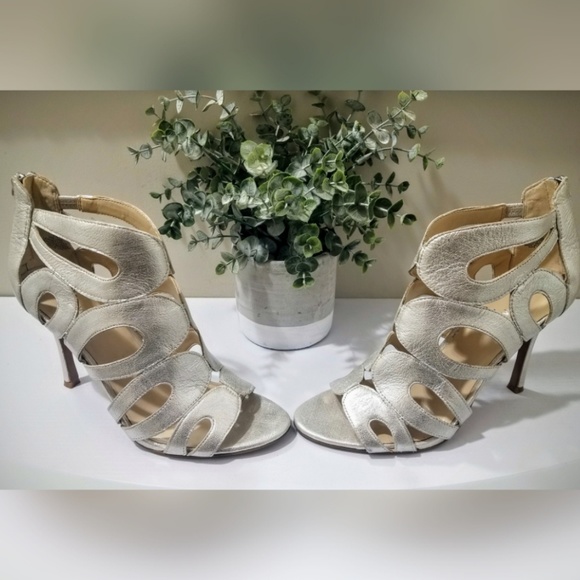 Nine West Silver Heels - Picture 4 of 8